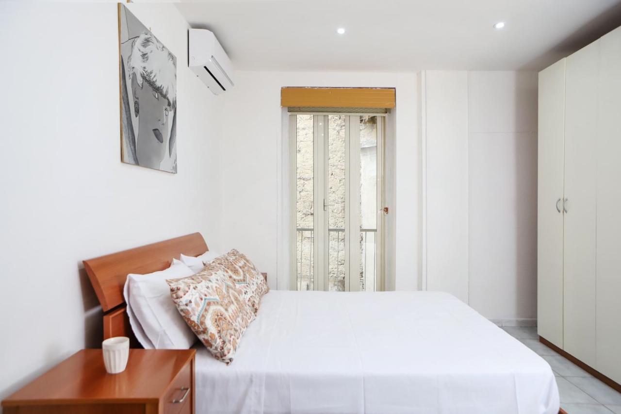 Napoli Centrale Budget Apartment Εξωτερικό φωτογραφία