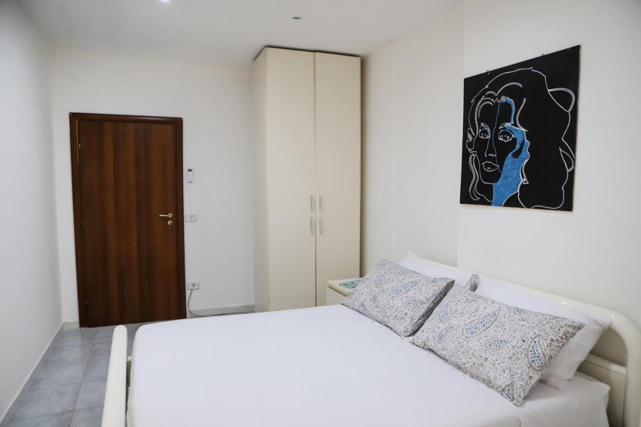 Napoli Centrale Budget Apartment Εξωτερικό φωτογραφία